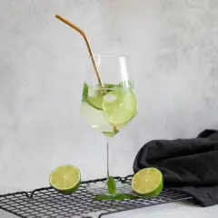 Hugo Spritz: Jak zrobić idealnego drinka? Przepis i sekrety