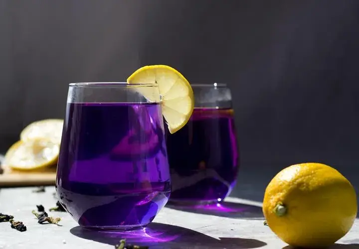 Fioletowy drink: Przepisy i sekrety idealnego koloru