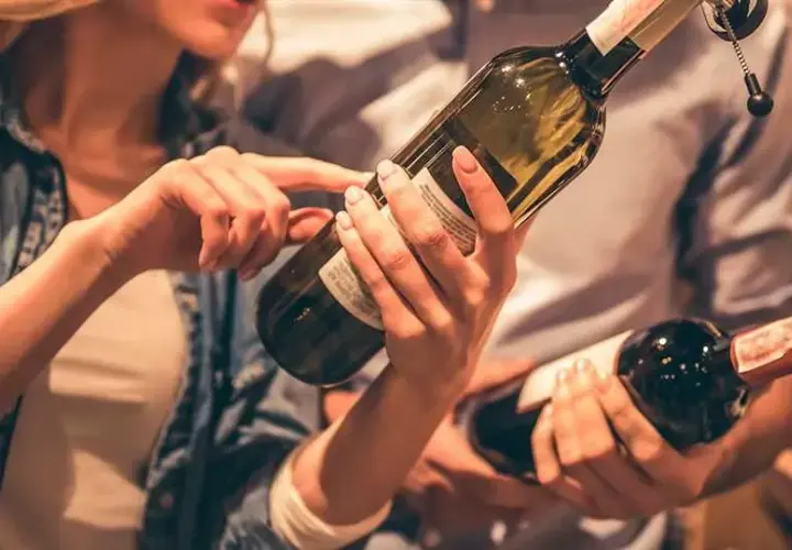 Jak usunąć alkohol z wina w kuchni? Proste sposoby i porady