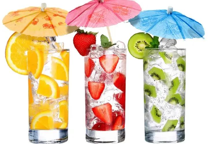Kolorowe drinki dla dzieci: Proste przepisy i magiczne dekoracje