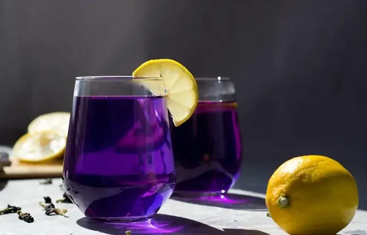 Fioletowy drink: Przepisy i sekrety idealnego koloru