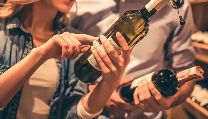 Jak usunąć alkohol z wina w kuchni? Proste sposoby i porady