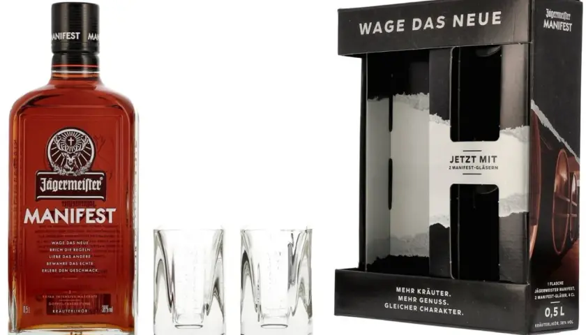 Zestaw Jägermeister Manifest: butelka 0,5l i dwa kieliszki. "Wage das neue" - odważ się na nowy Jägermeister Manifest.