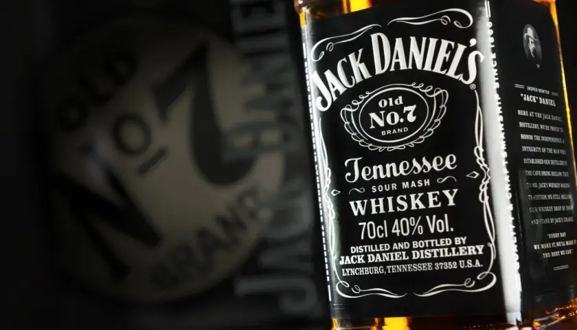 Butelka Jack Daniel's Old No.7 Tennessee Whiskey 0,7l. Sprawdź aktualną jack daniel's 0 7 cena.