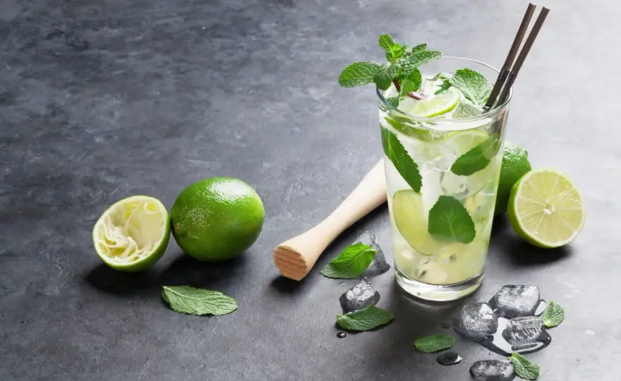 Mojito - przepis na idealny, świeży drink bez błędów
