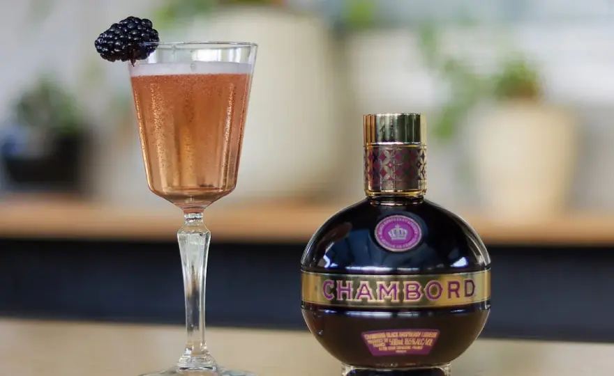 Chambord - likier malinowy. Jak go używać, by zachwycił?