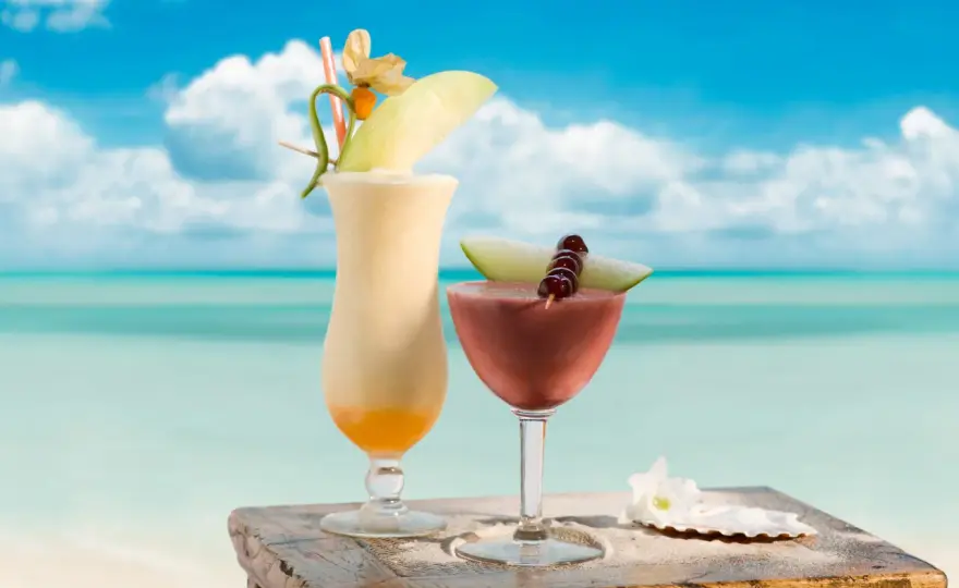 Malibu alkohol - co to, jak pić? Drinki i porady