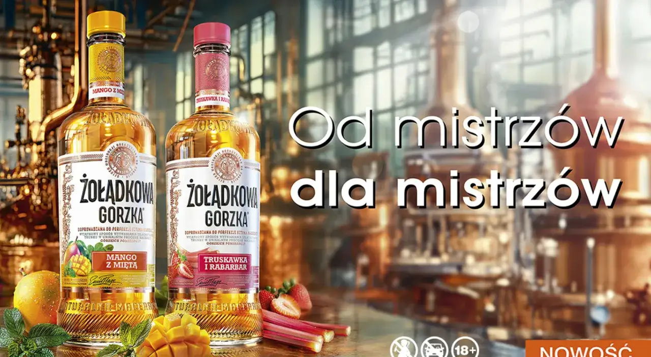 Dwie butelki Żołądkowej Gorzkiej o smakach mango z miętą i truskawka z rabarbarem. Od mistrzów dla mistrzów.