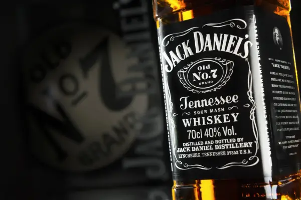 Butelka Jack Daniel's Old No.7 Tennessee Whiskey 0,7l. Sprawdź aktualną jack daniel's 0 7 cena.
